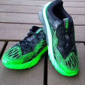 Boys Size 1 Under Armour Scramjet Shoe